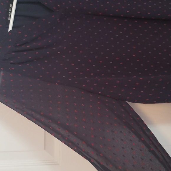 Ivanka Trump Blouse Medium - Picture 5 of 6